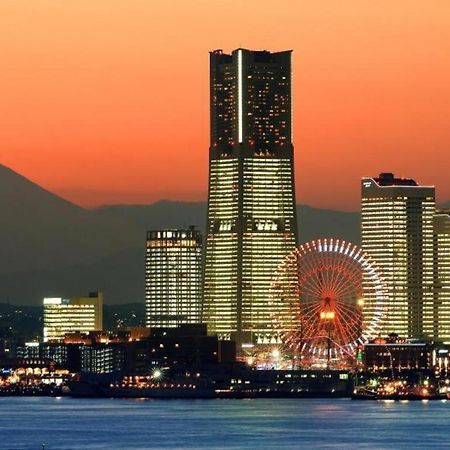 Yokohama Royal Park Hotel Exterior photo