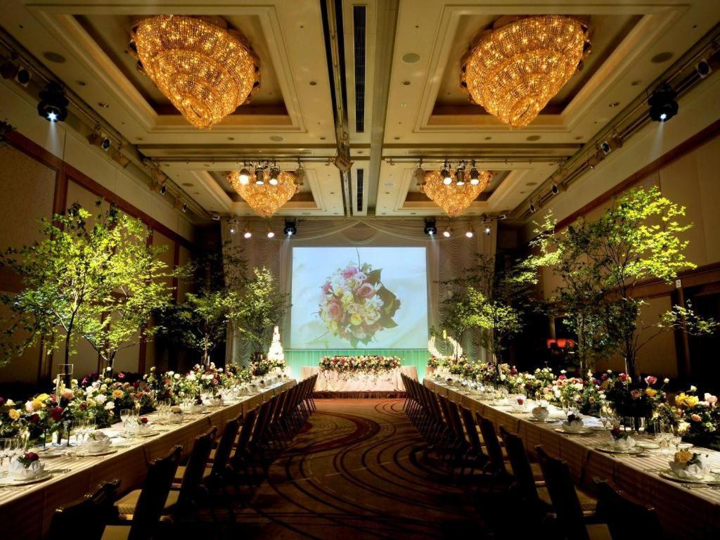 Yokohama Royal Park Hotel Exterior photo