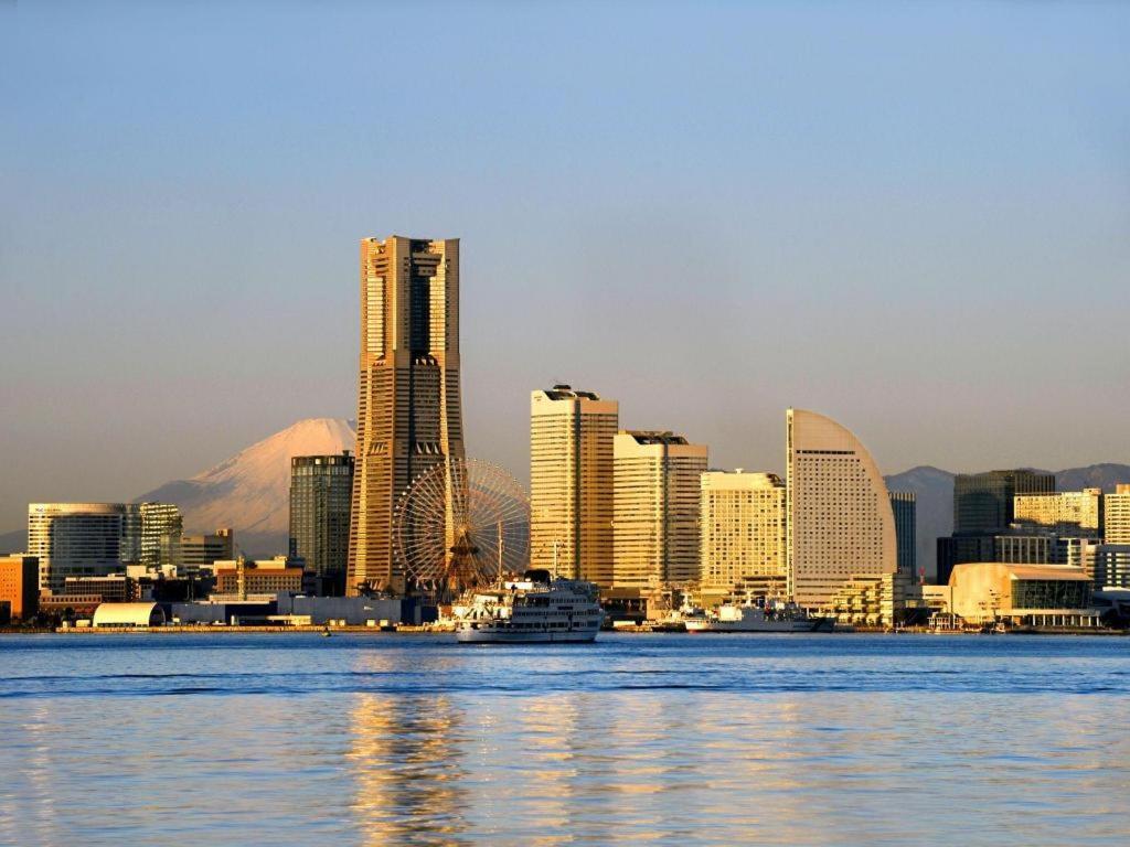 Yokohama Royal Park Hotel Exterior photo
