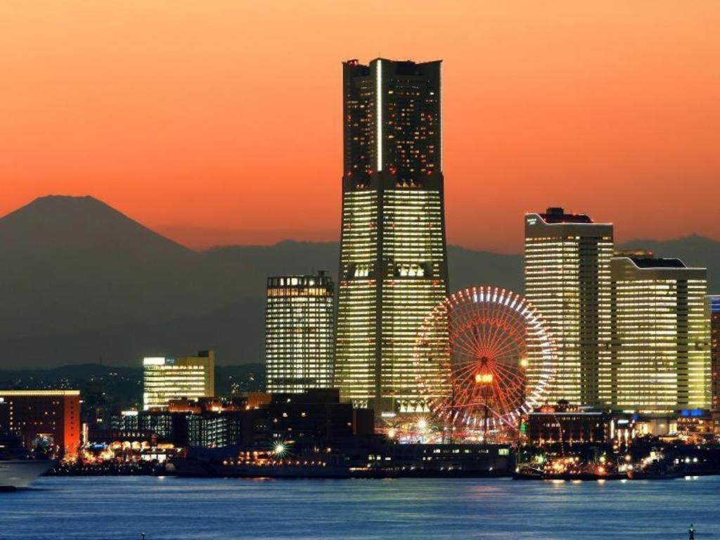 Yokohama Royal Park Hotel Exterior photo