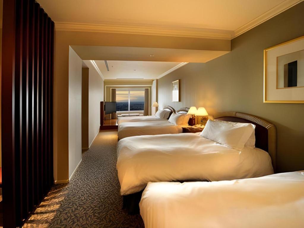 Yokohama Royal Park Hotel Exterior photo